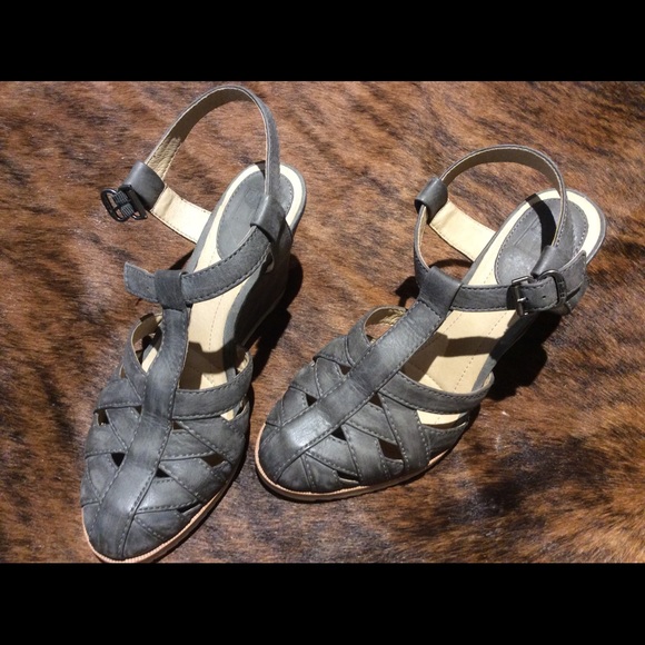 Shoes - Picture 1 of 4